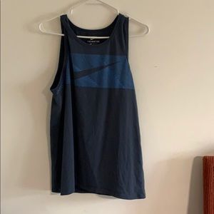 Nike tank tee size medium